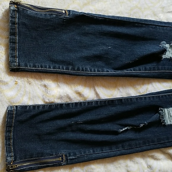 Wild blue distressed jeans with zippers at bottom! - Picture 2 of 5